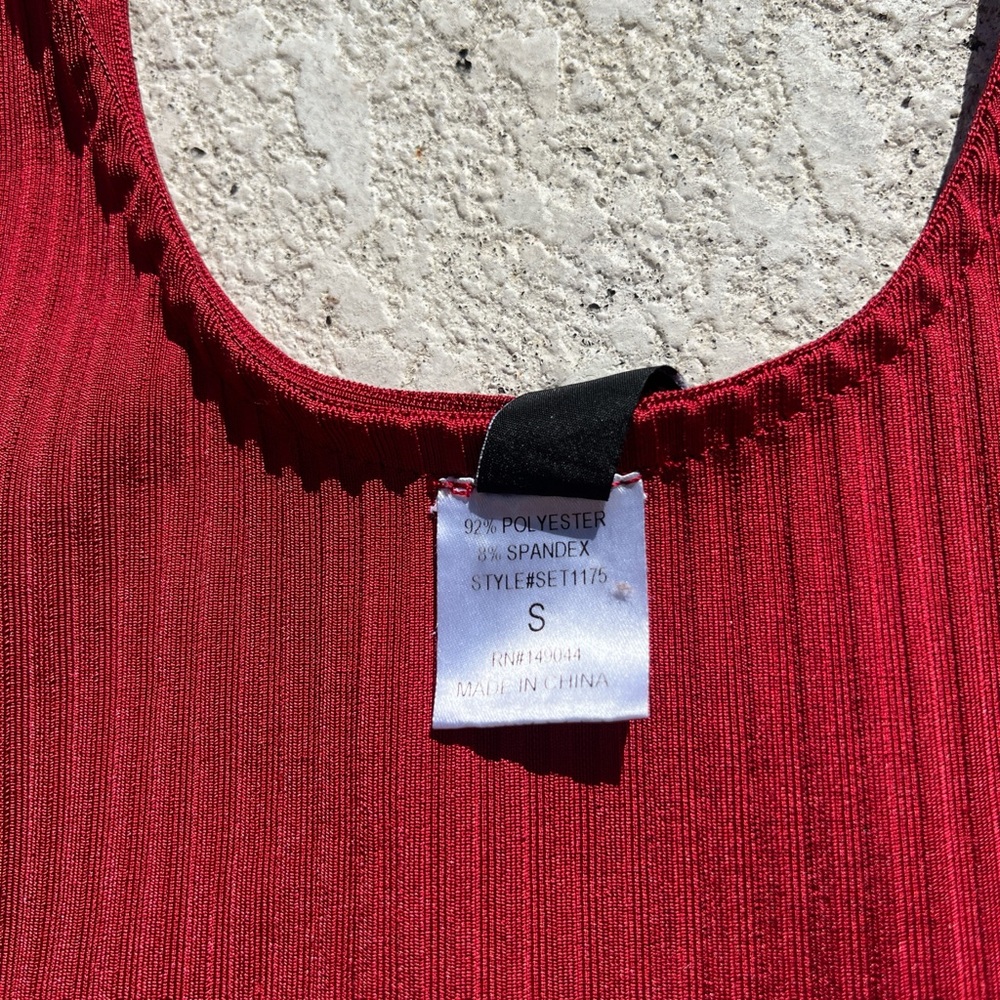 Windsor Burgundy Ribbed Crop Top - Picture 4 of 6